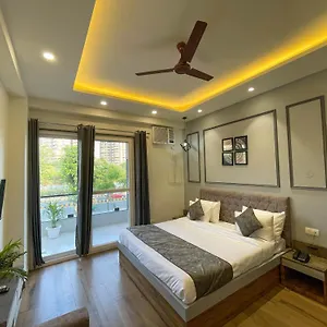 Hotel Serviced Luxury With Kitchenette & Balcony At Sector 45, Gurgaon